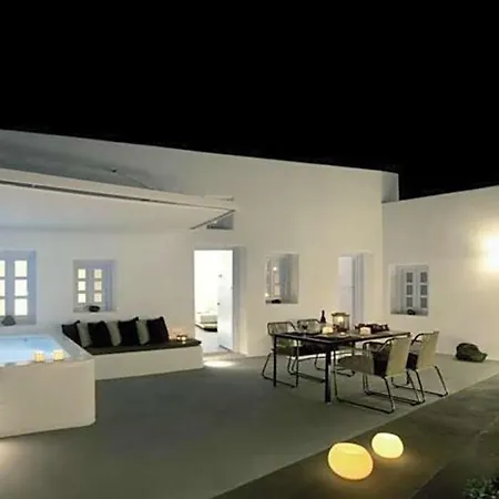 Oia Sleeps 6 Air Con